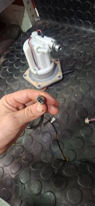 Bomba Gasolina Kawasaki KXF 450 24