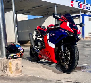 Honda CBR1000RR-R