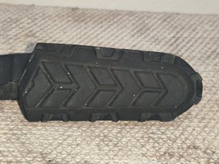 Estribera Izquierda Benelli TRK 702/702X