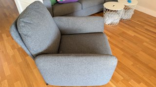 Sillón cómodo gris