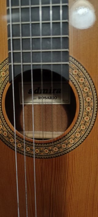 Guitarra Española con Base y Afinador
