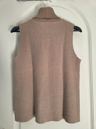 Jersey cuello vuelto sin mangas