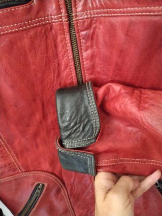 Chaqueta de piel roja para mujer