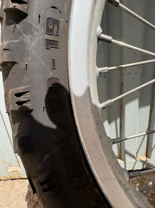 Llantas Aprilia Pegaso 650