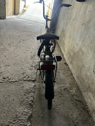 Bicicleta verde para restaurar
