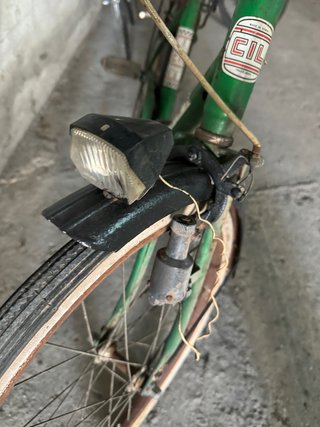 Bicicleta verde para restaurar