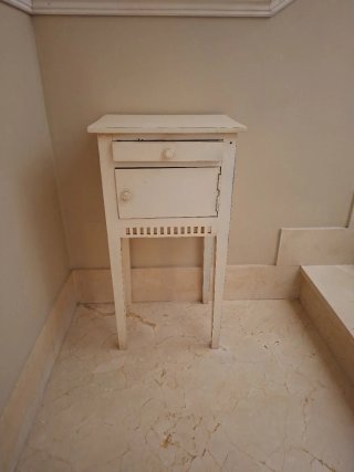 Mesita auxiliar vintage de madera