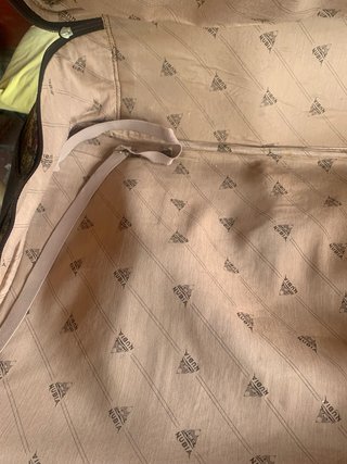 Maleta vintage con estampado floral
