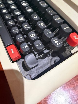 Máquina de escribir Olivetti Lettera 12