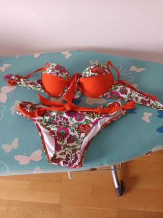 Bikini estampado floral naranja