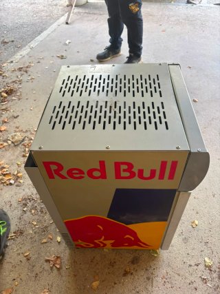 Se vende Mini Nevera Red Bull Oficial