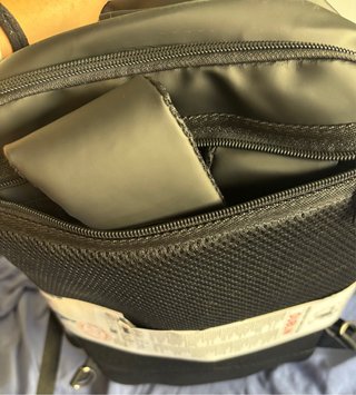 Bolsa cabina Spilbergen negra bajo asiento