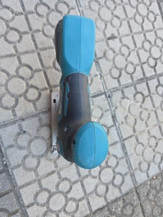 Caladora a batería Makita