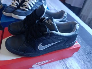 Lote zapatillas de marca talla 43