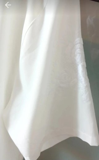 Blusa blanca bordada talla 52 Alt.75 Del Hombro 50