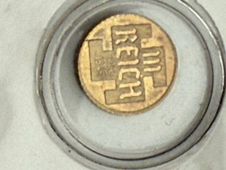 Moneda insignia III REICH 1945