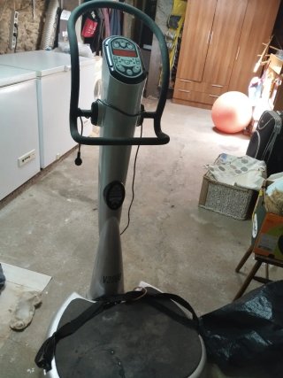 Máquina Vibratoria Merit Fitness