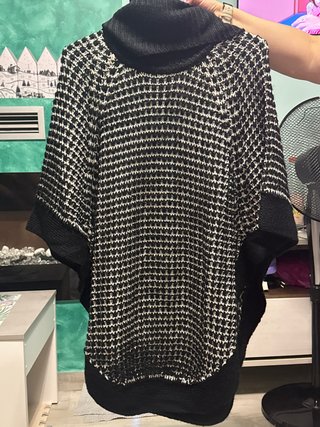 Poncho Negro y Blanco