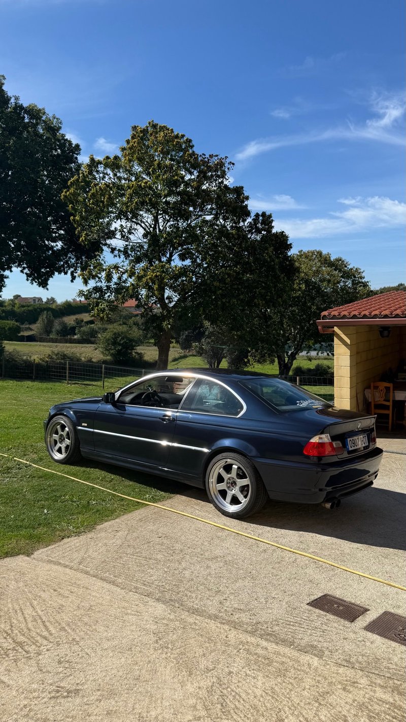 BMW Serie 3 2002 - foto 1