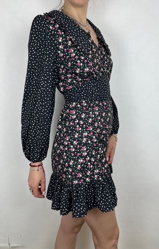Vestido mini floral y lunares con volantes