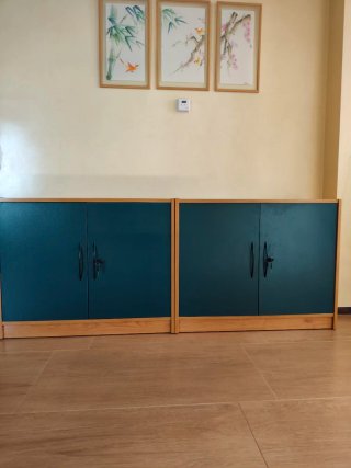 Mobiliario de oficina, mesa de oficina, sillas,etc