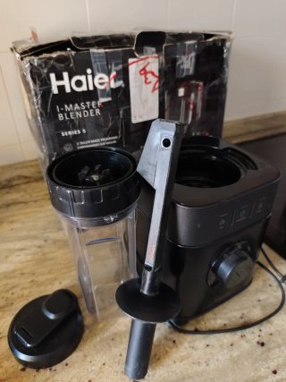Haier Batidora de vaso con triturador de hielo.