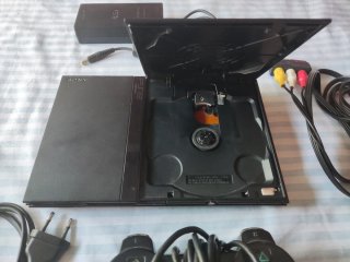 PlayStation 2 Slim Negra