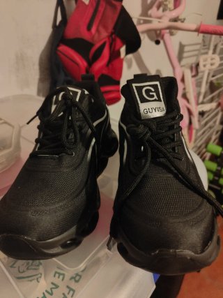 Zapatillas de seguridad negras T.36 20€