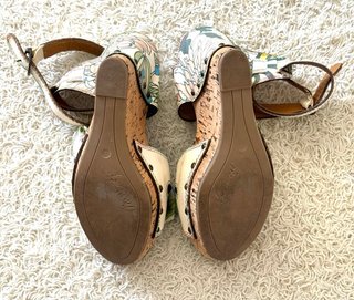 Sandalias de piel Miss Sixty, con cuña