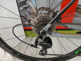 Bicicleta Cube ATTAIN PRO Carbono T56