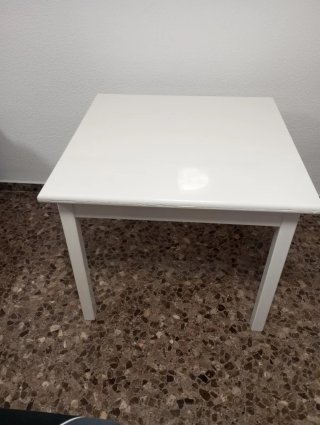 Mesa blanca 90x90 extensible