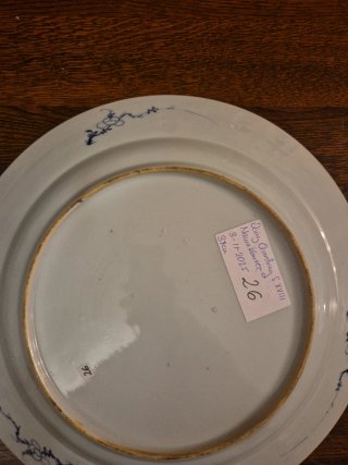 Plato de porcelana antiguo