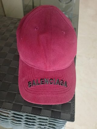 Gorra Balenciaga granate