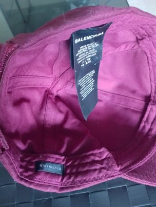 Gorra Balenciaga granate