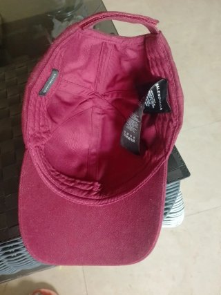 Gorra Balenciaga granate