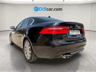 Jaguar XE 2.0 180 Pure 4p