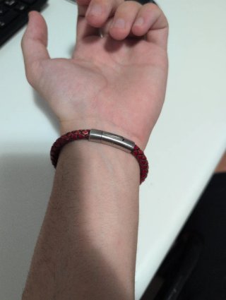 Pulsera de piel trenzada roja