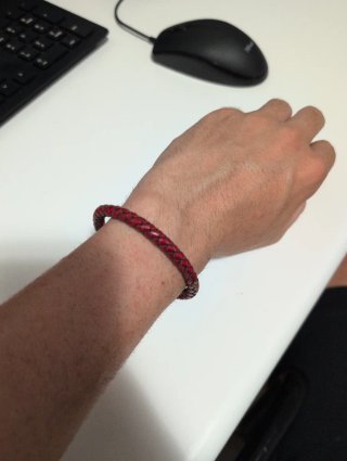 Pulsera de piel trenzada roja