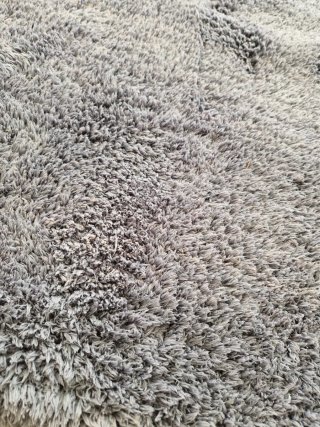 Alfombra grande mullida gris