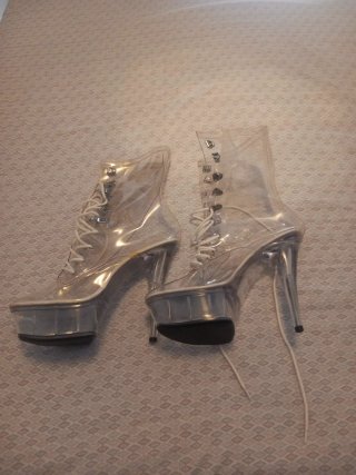 Botas altas de tacón con cordones