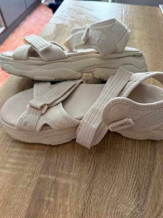 Sandalias de verano beige