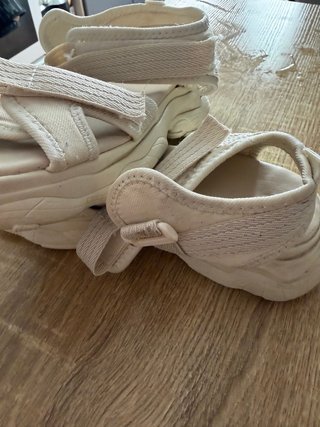 Sandalias de verano beige