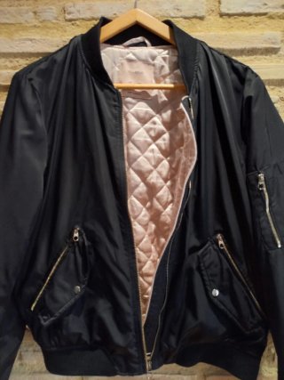 Cazadora Bomber Pull&Bear Negra Interior Rosa L