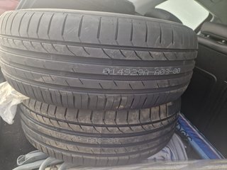 GOODRIDE ZUPERECO Z-107 215/55 R18 99V XL