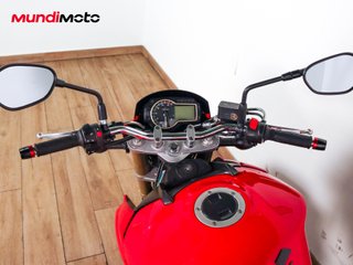 SUZUKI GSR 750