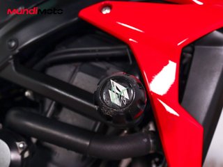 SUZUKI GSR 750