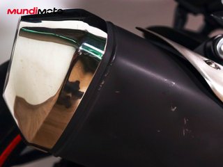 SUZUKI GSR 750