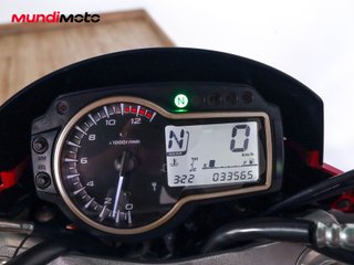 SUZUKI GSR 750