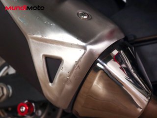 SUZUKI GSR 750