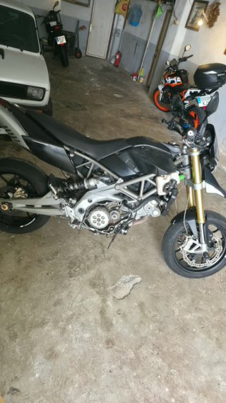 Aprilia Dorsoduro 750 2008